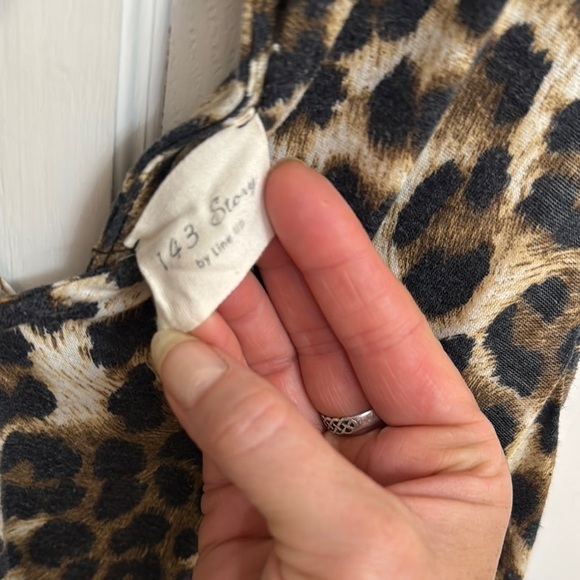 1.4.3. Story by Line Up Leopard Print Sleeveless Tie Front Tank Top. Size S - Picture 2 of 6